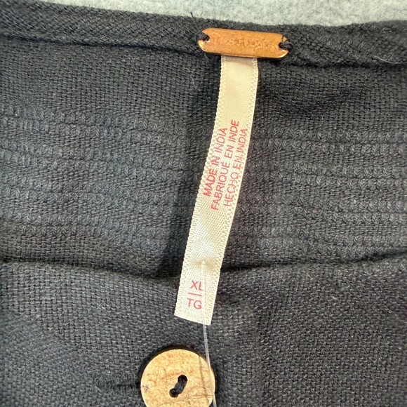 Free People Top Womens XL Black Short Sleeve Cropped Button Front Shirt NWT - Picture 3 of 6